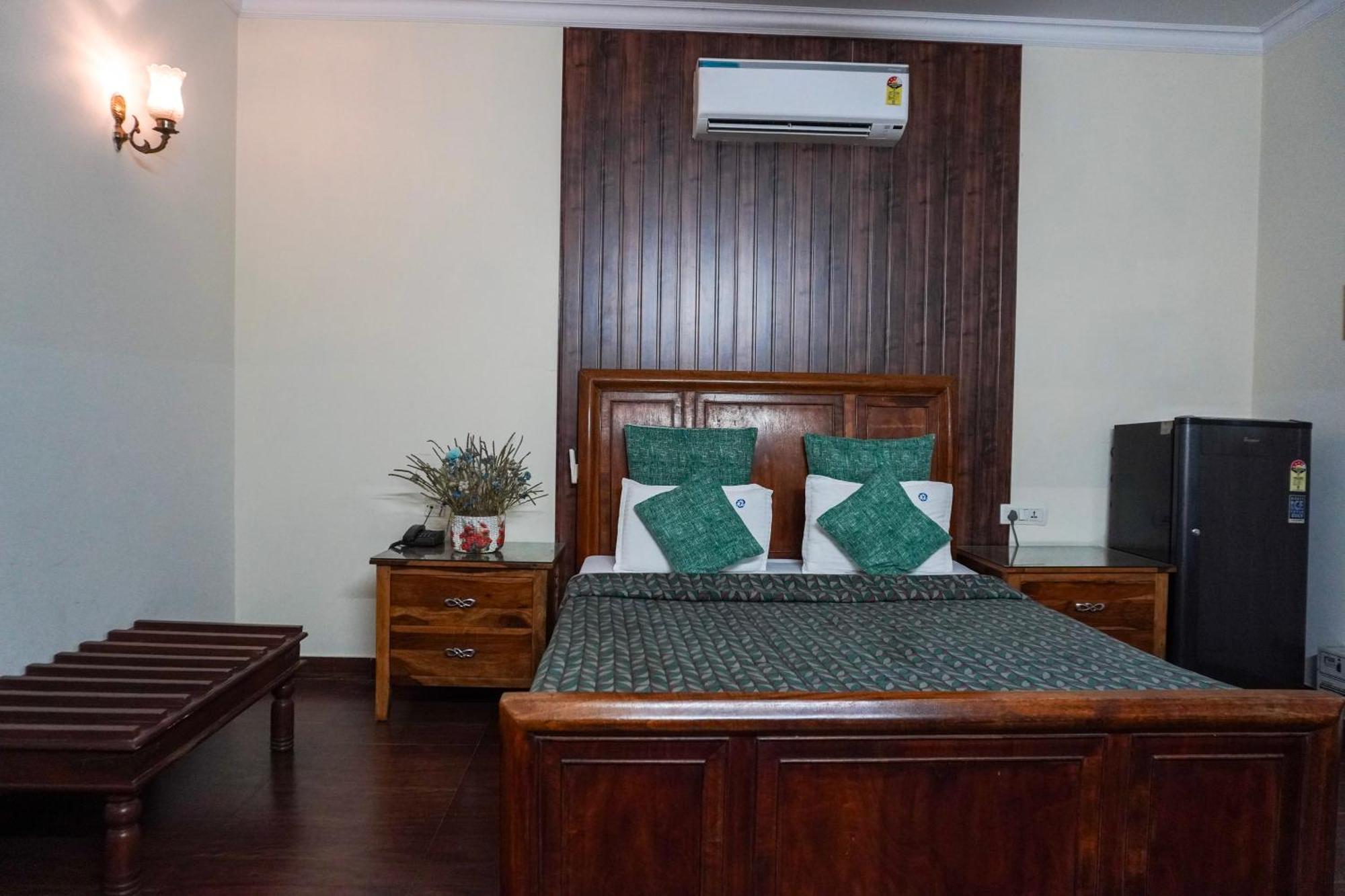 Perch Arbor Suites Гургаон Экстерьер фото